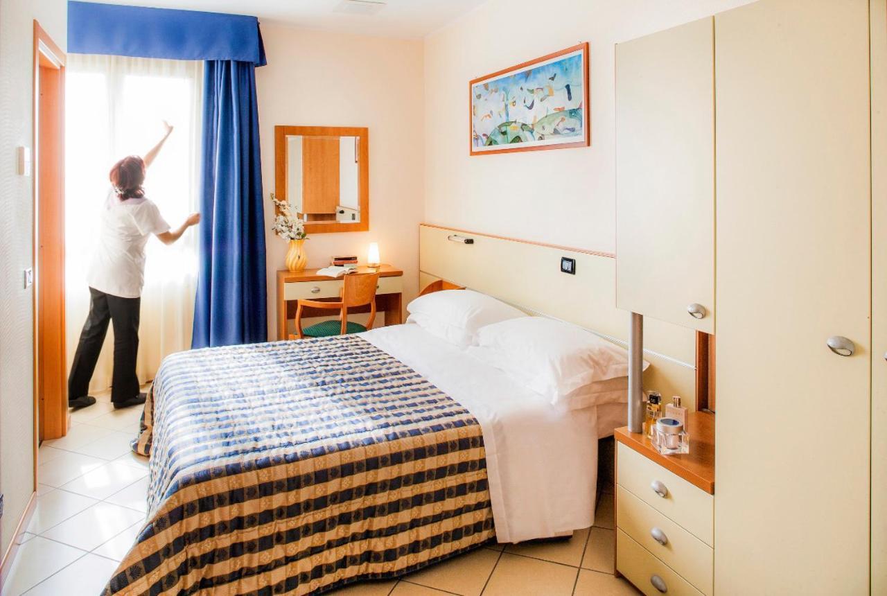 Hotel Candido Diano Marina Exterior photo